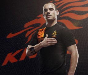 爱游戏-WTT大满贯四强战对决在即！曼联演练定位球，武汉三镇密集防守应对