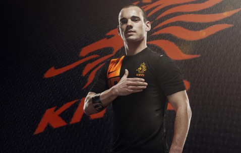 爱游戏-WTT大满贯四强战对决在即！曼联演练定位球，武汉三镇密集防守应对